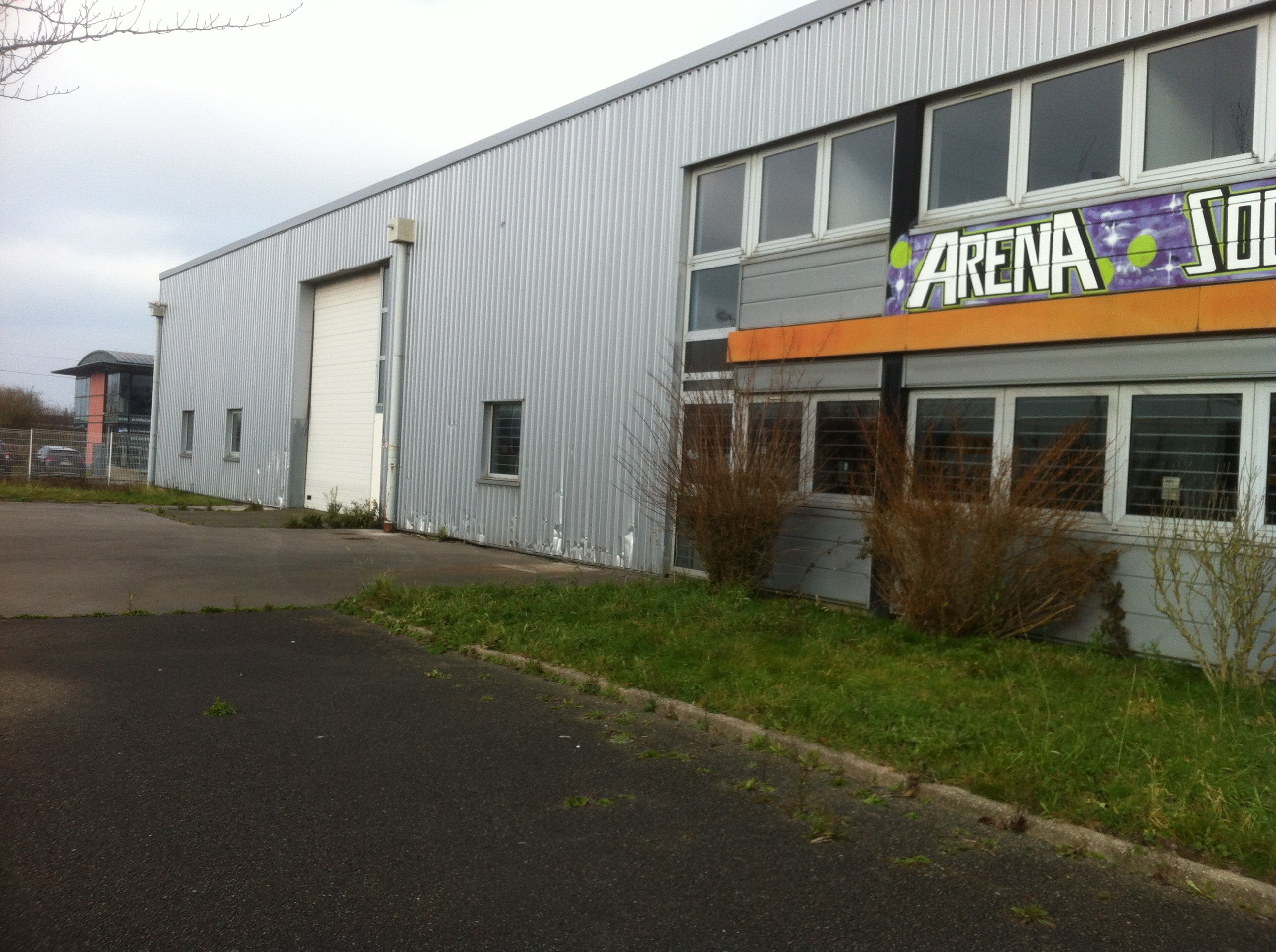 local artisanal a vendre - vente terrain avec hangar